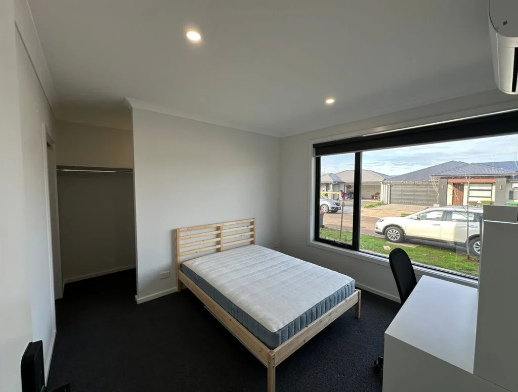 Bedroom Tarneit